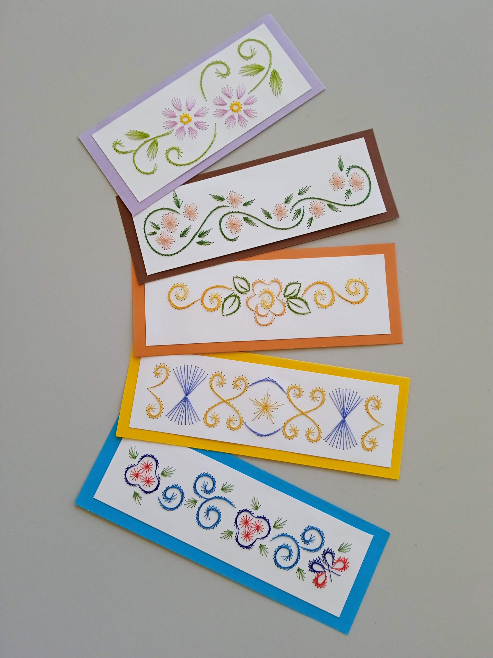 Atelier marque-page en broderie avec l'équipe de la bibliothèque
